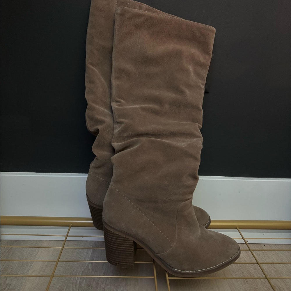 Universal Thread Taupe Heeled Boots